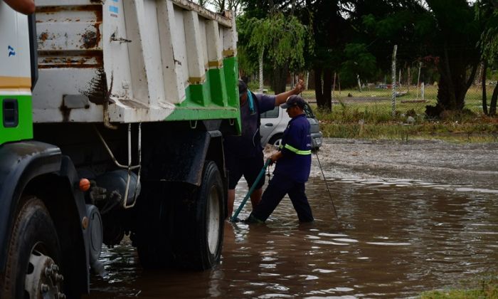 Florencio Varela - Tareas de limpieza y control de daños tras el temporal